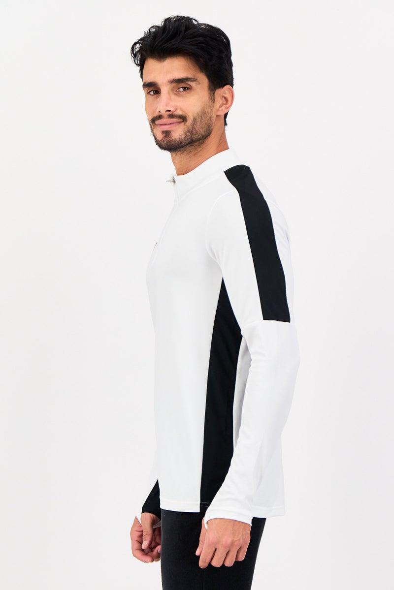 Nike تي شيرت كرة القدم للرجال بأكمام طويلة، أبيض - Image 2